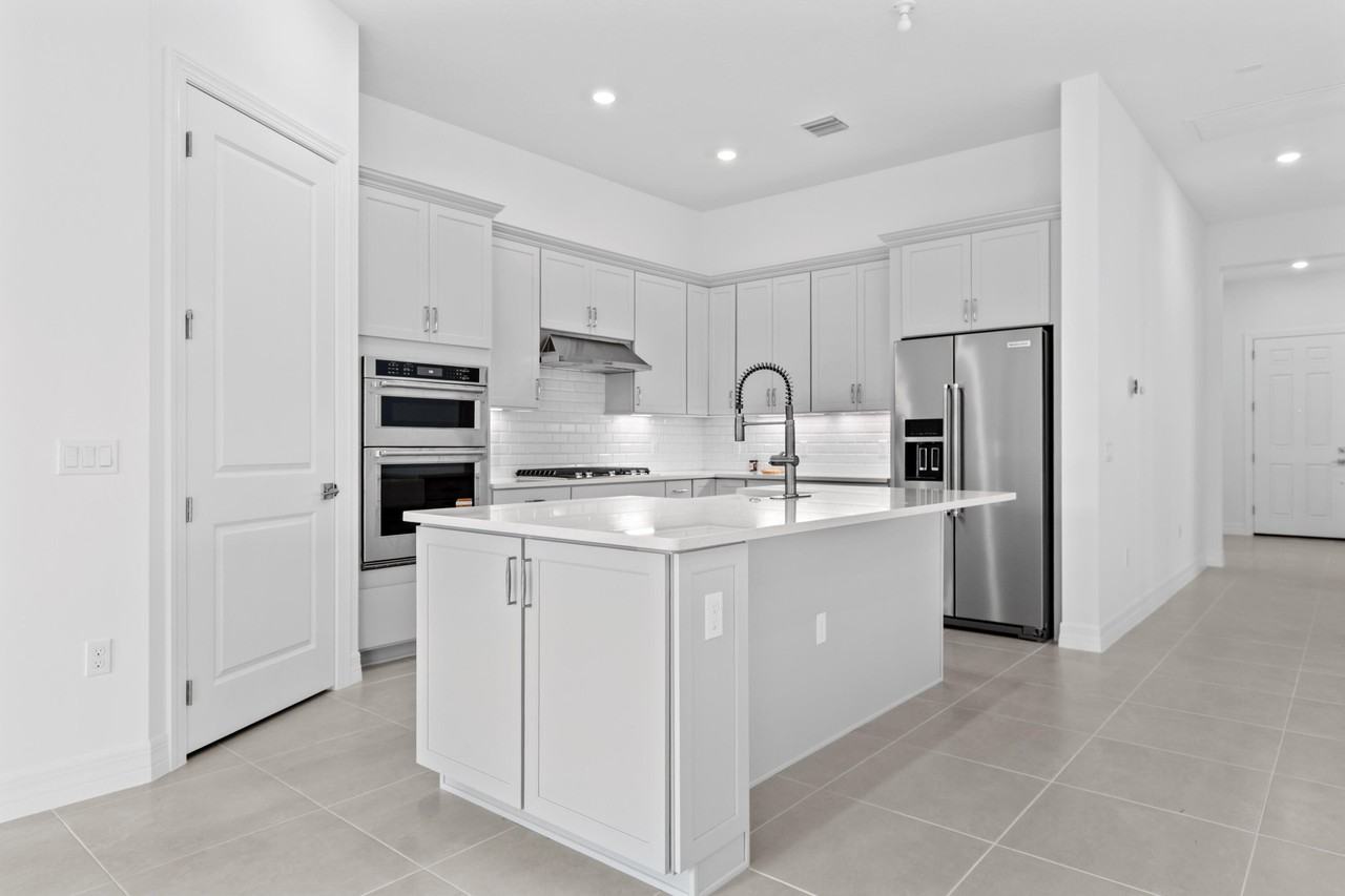 10717 Northbrook Cir - Photo 2 of 23