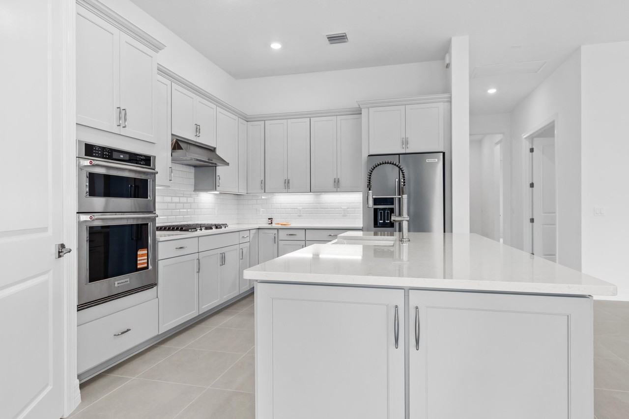 10717 Northbrook Cir - Photo 3 of 23