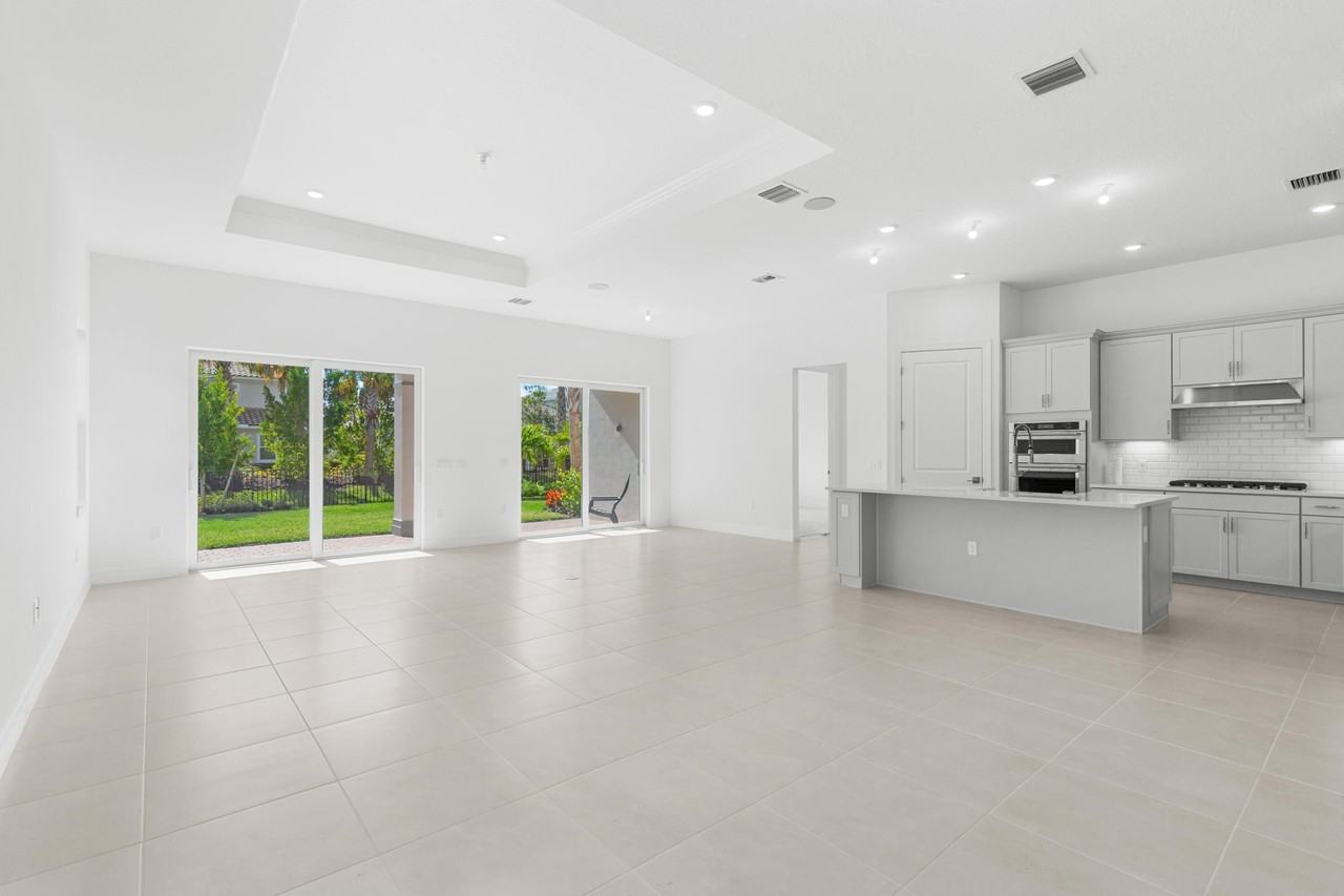 10717 Northbrook Cir - Photo 5 of 23