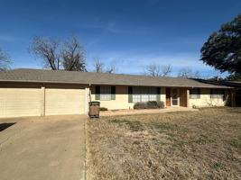 featured image of 2708 Harvard Ave