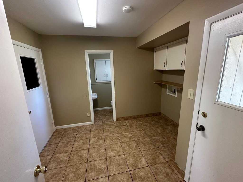 2708 Harvard Ave - Photo 6 of 17