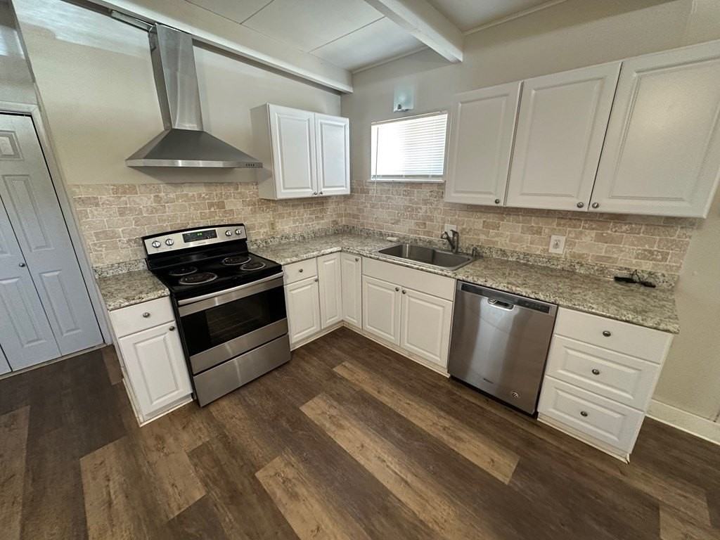 2727 A And M Ave - Photo 4 of 18