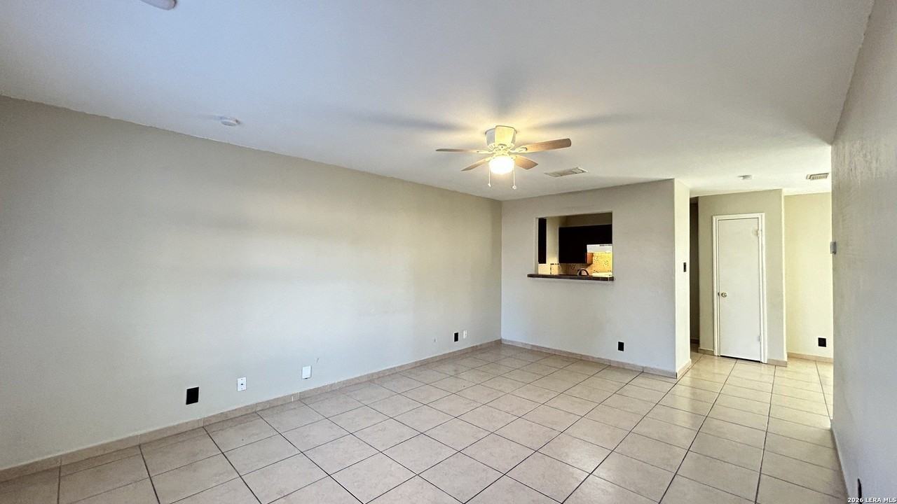 3527 Candlehead Ln - Photo 3 of 35