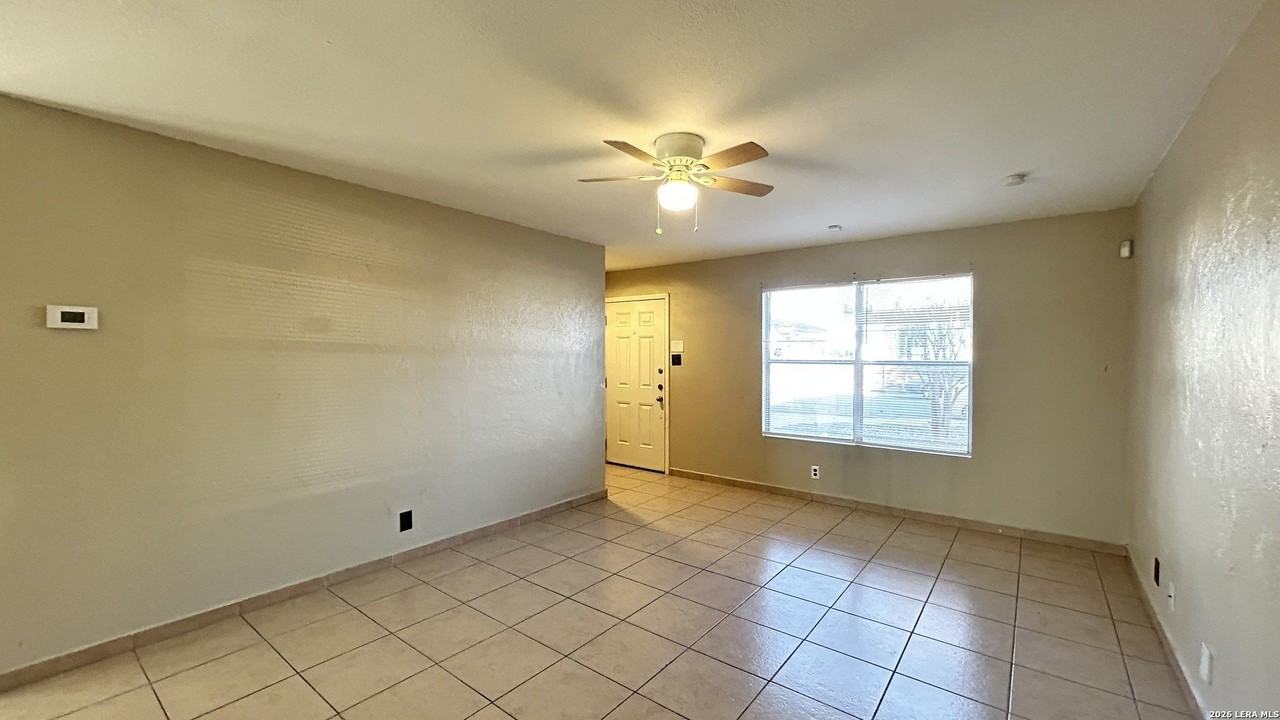 3527 Candlehead Ln - Photo 6 of 35