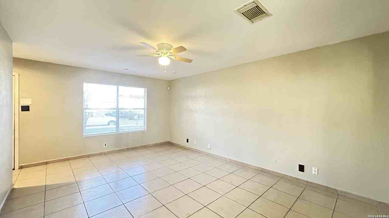 3527 Candlehead Ln - Photo 7 of 35