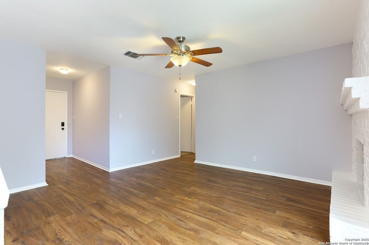 13419 Lacewood St - Photo 3 of 14