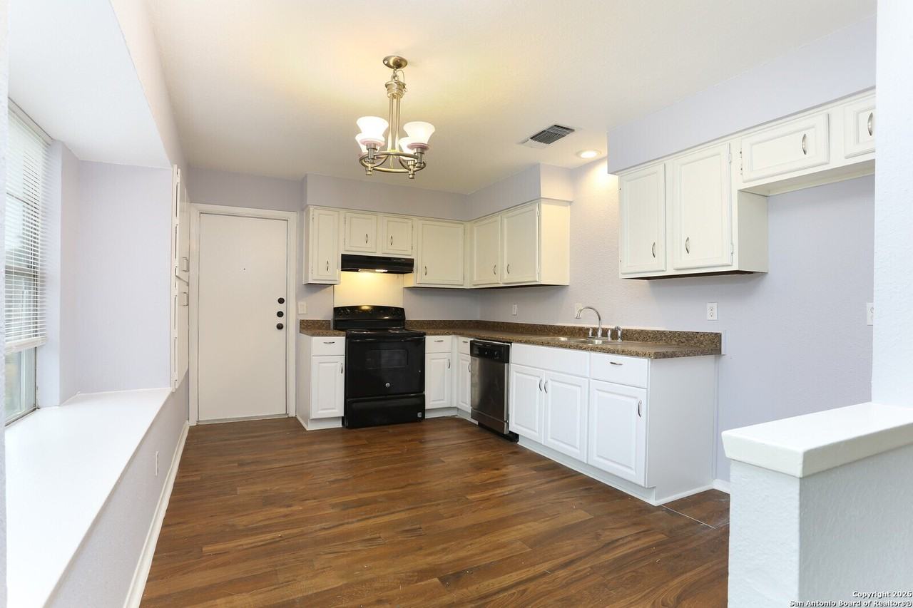 13419 Lacewood St - Photo 4 of 14