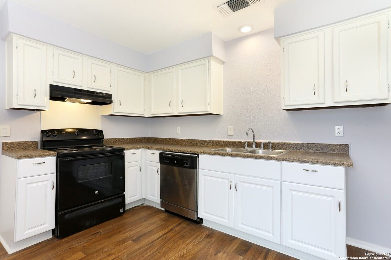 13419 Lacewood St - Photo 5 of 14