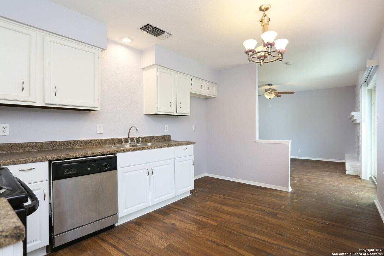 13419 Lacewood St - Photo 6 of 14