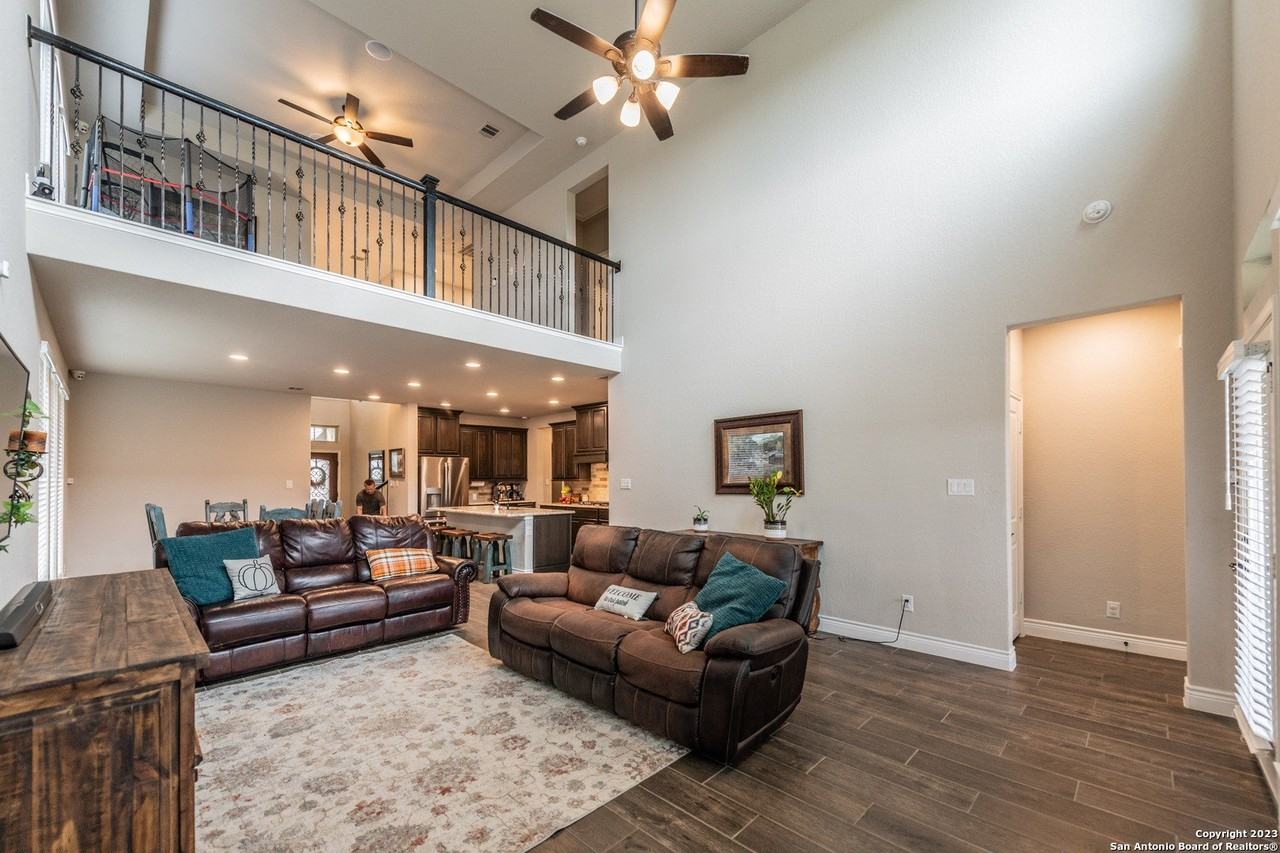 14026 Blind Bandit Crk - Photo 3 of 28