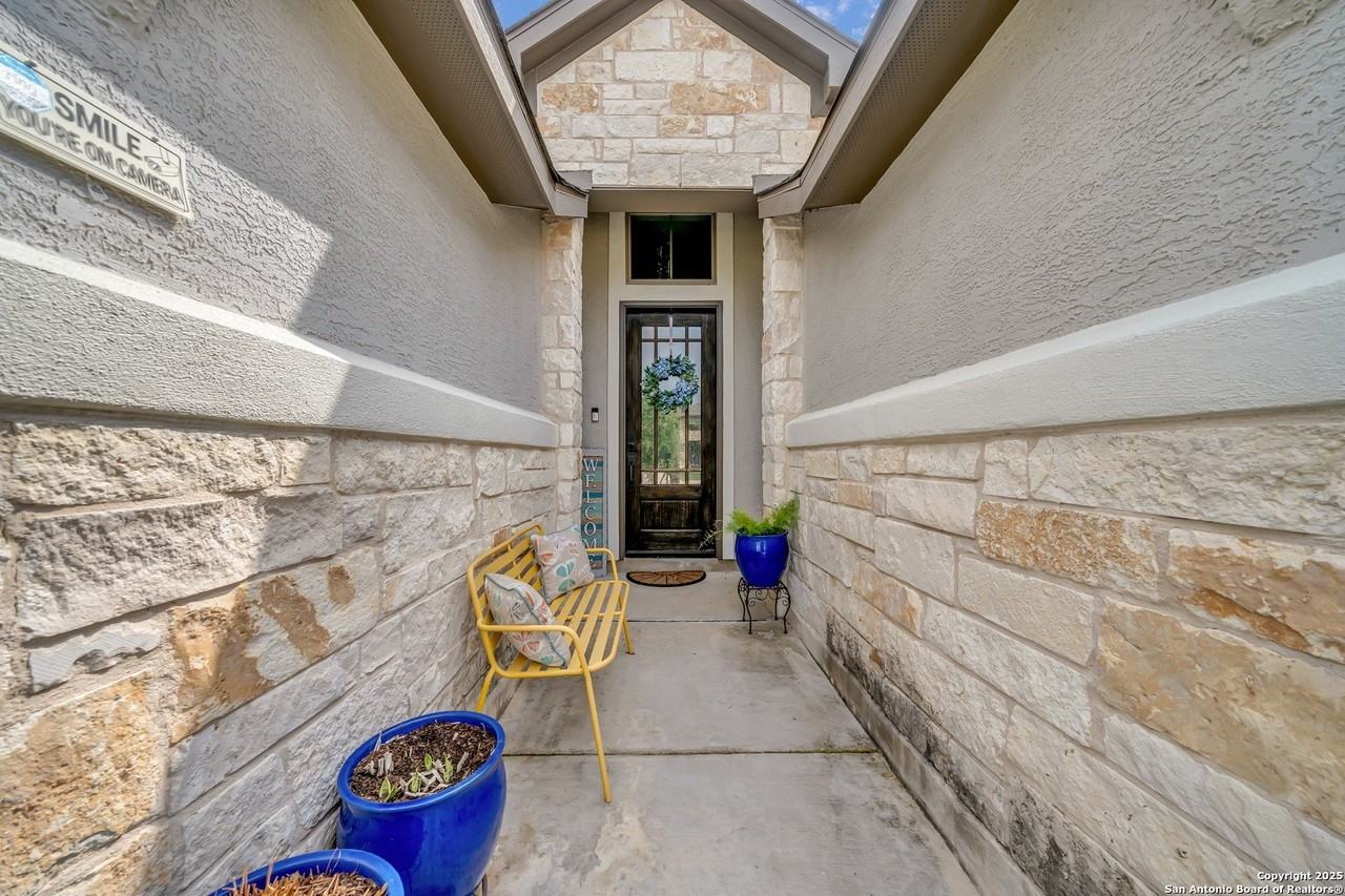 1057 Cadogan Squire - Photo 5 of 24