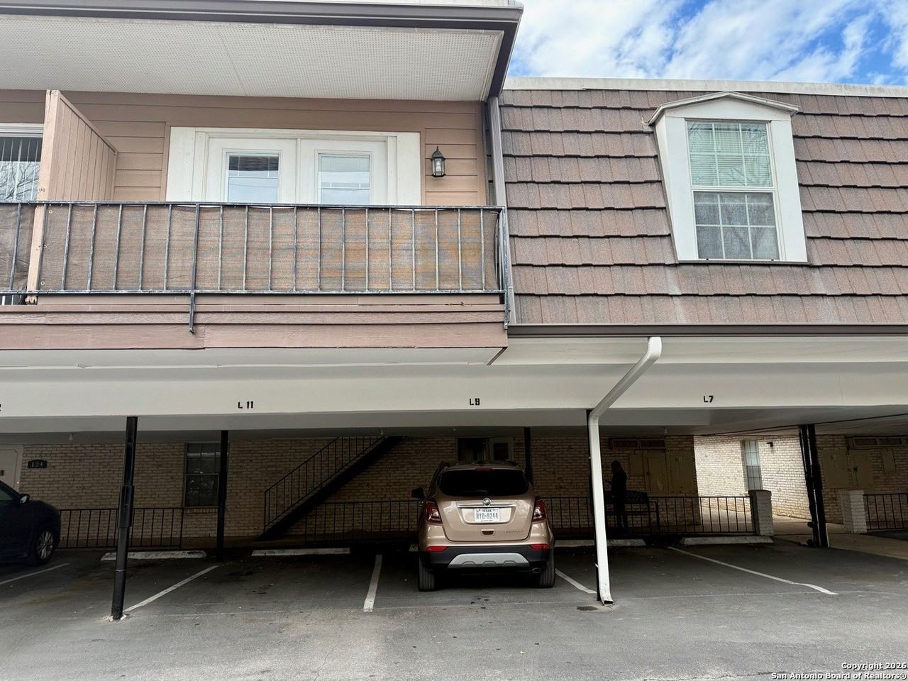 8038 Broadway Apt 223 #223 - Photo 5 of 16