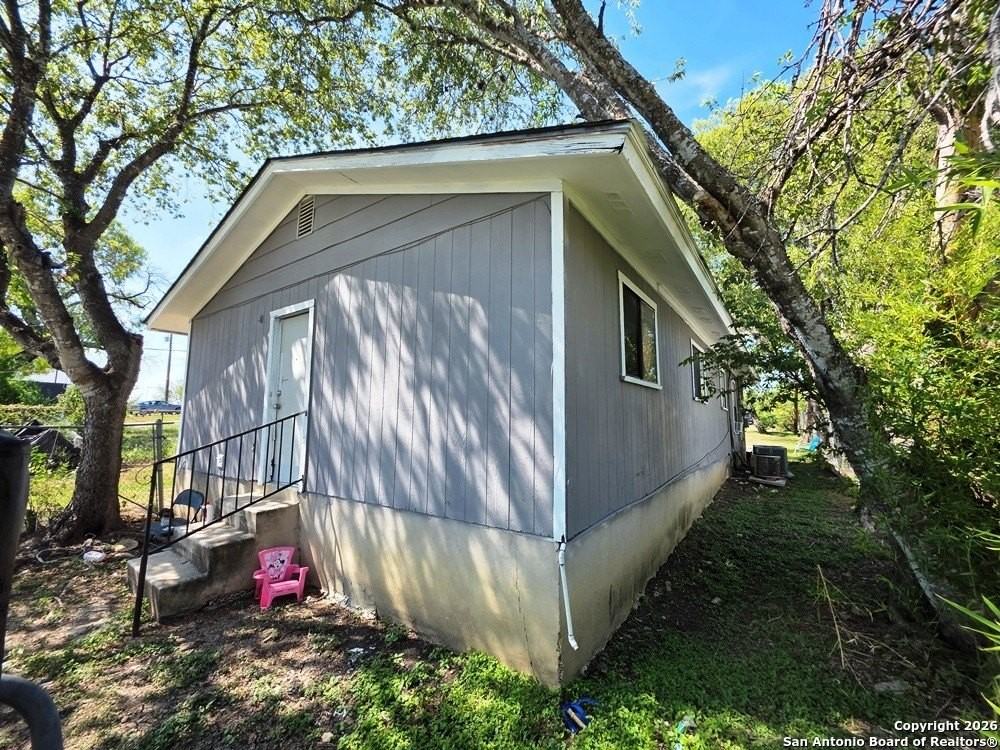 918 Hampton St Apt 1 #1 - Photo 4 of 17