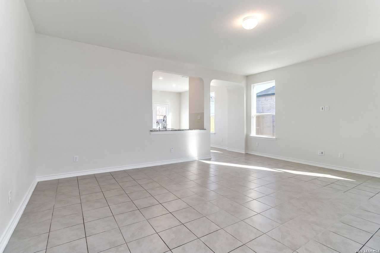 29960 Versace - Photo 5 of 30