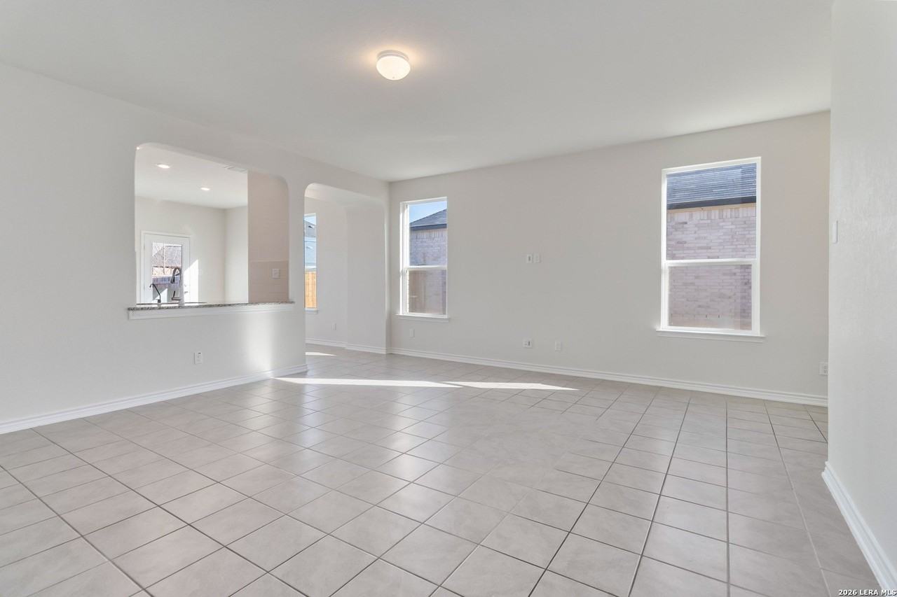 29960 Versace - Photo 6 of 30