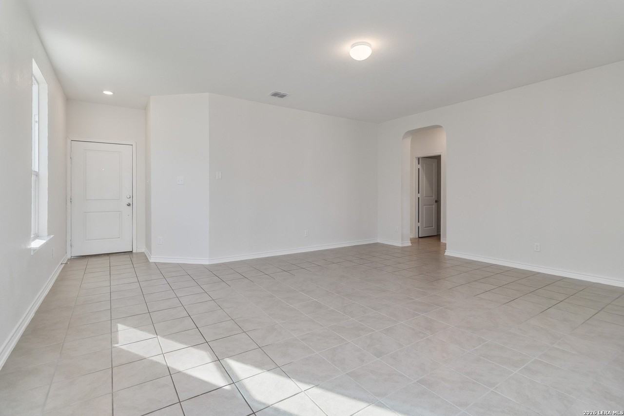 29960 Versace - Photo 7 of 30