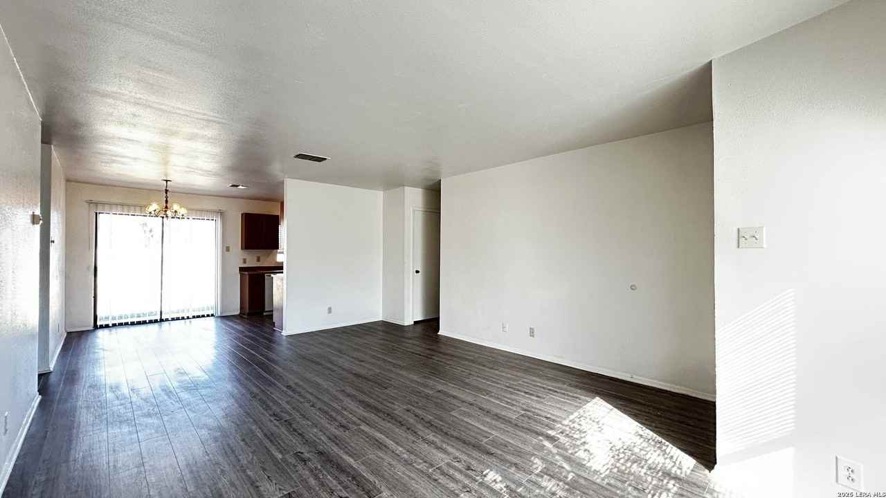 939 Hayloft Ln - Photo 5 of 28