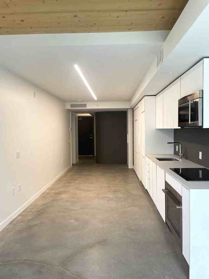 550 East Broadway #202 - Photo 3 of 10