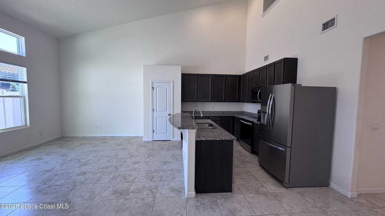 759 Simeon Dr - Photo 2 of 34