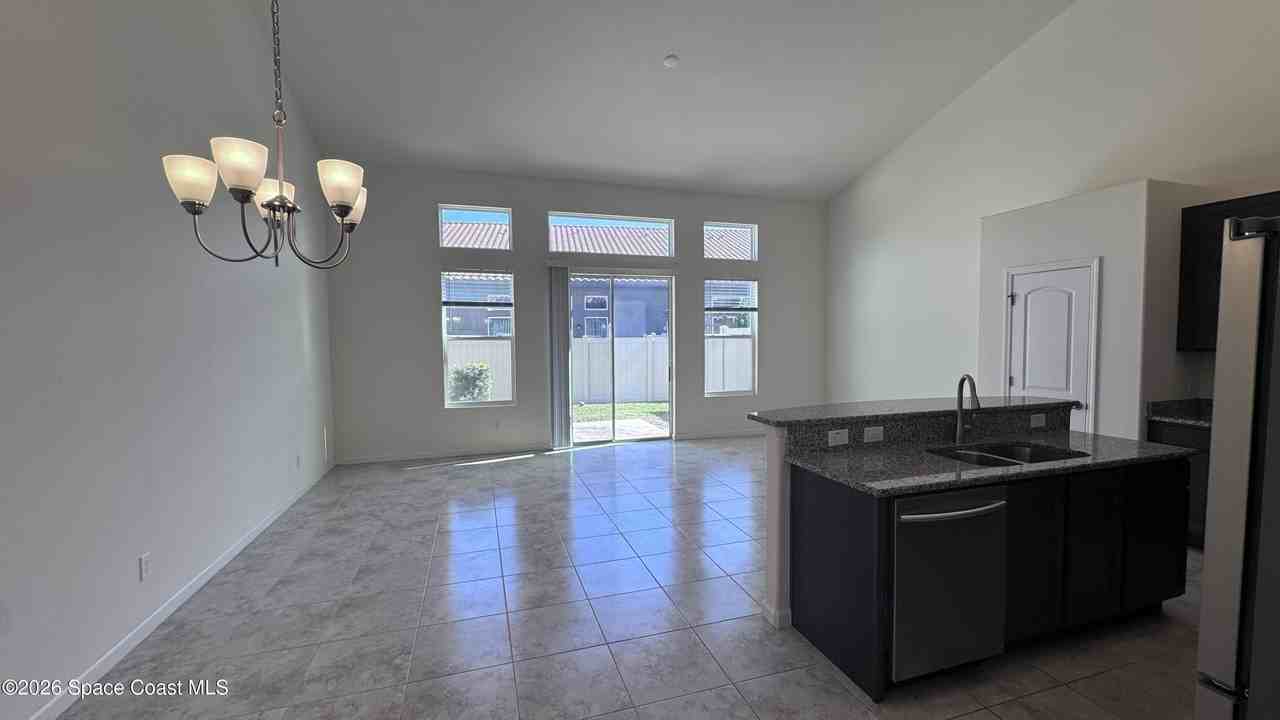 759 Simeon Dr - Photo 7 of 34