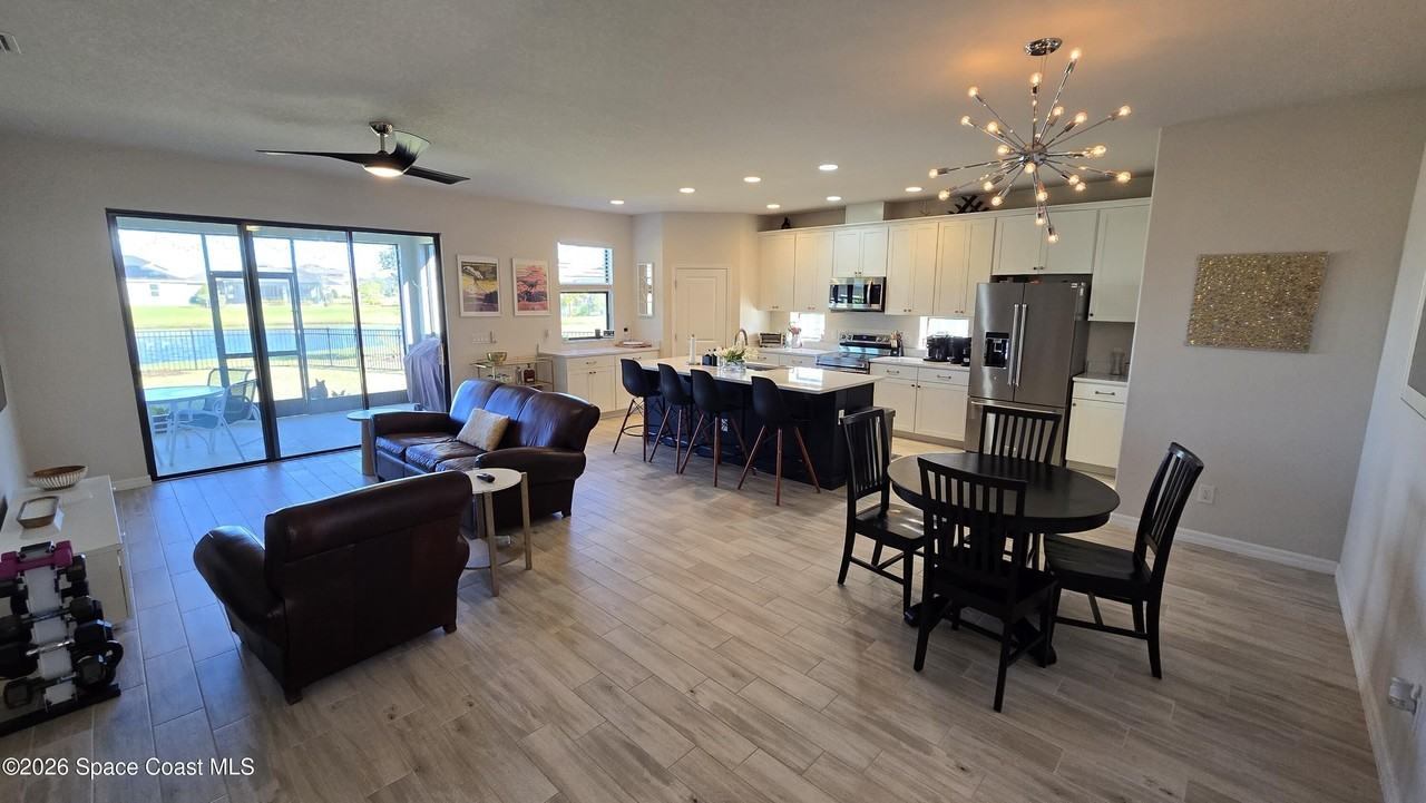 8137 Dobre Way - Photo 5 of 25