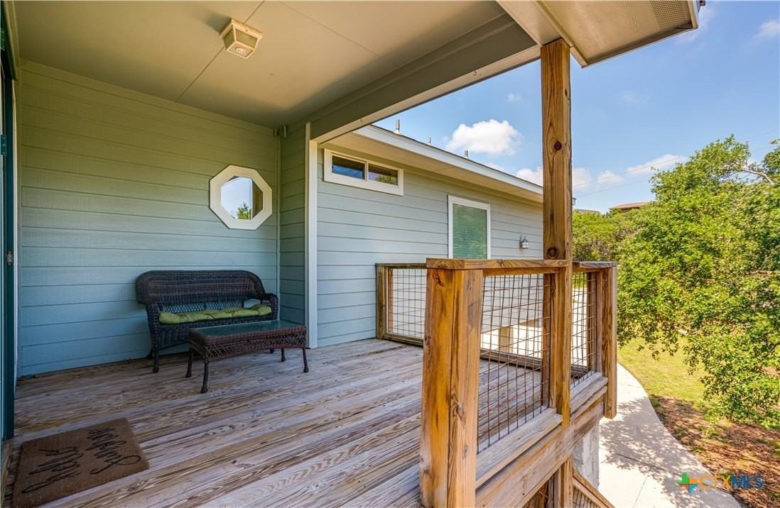 420 Lake Frst - Photo 3 of 24