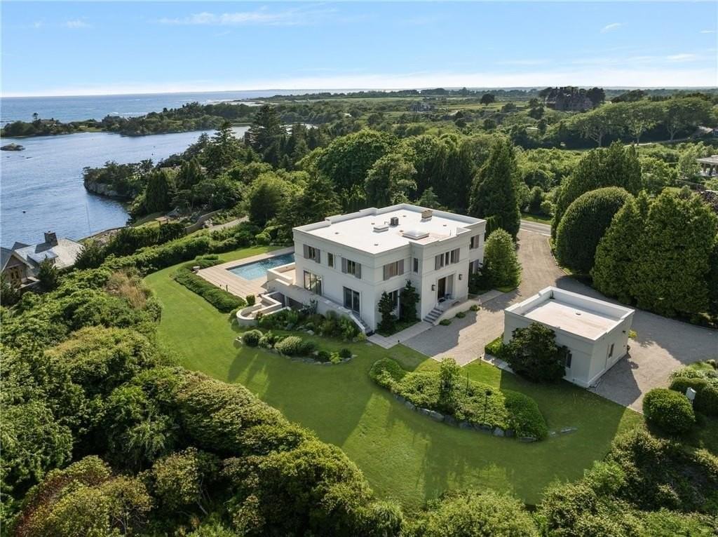 283 Ocean Ave - Photo 5 of 25