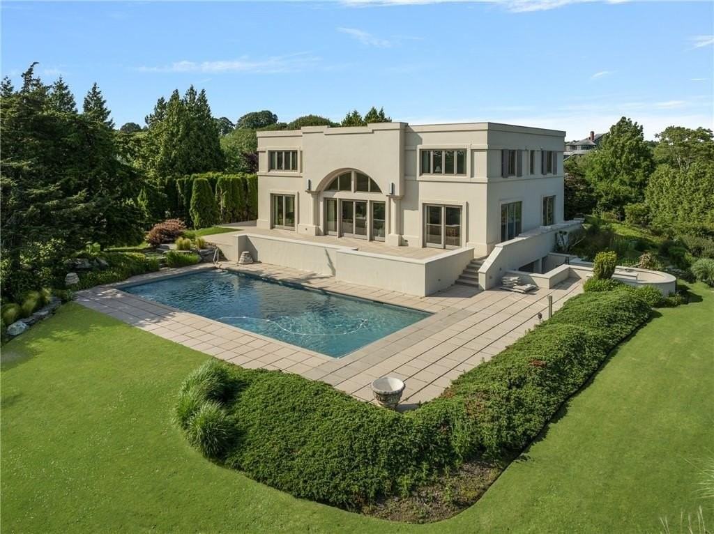 283 Ocean Ave - Photo 6 of 25