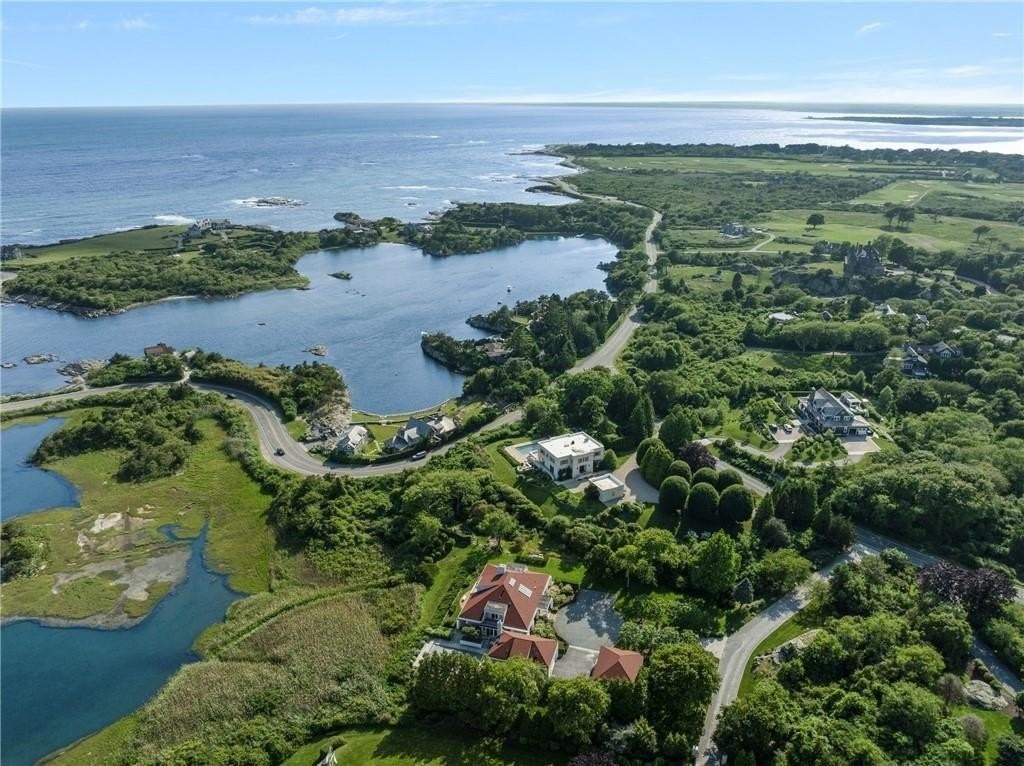 283 Ocean Ave - Photo 7 of 25