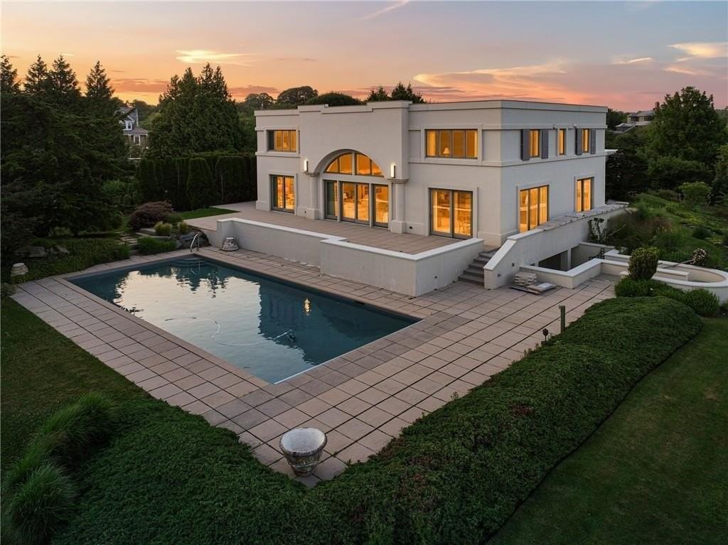 283 Ocean Ave - Photo 4 of 25