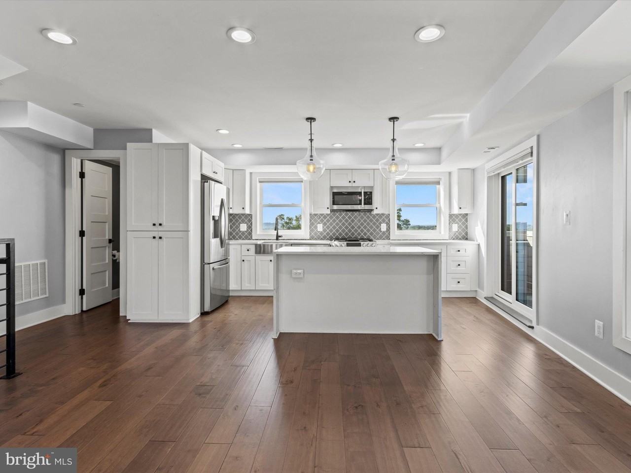 1267 Penn St Ne Unit B #B - Photo 4 of 18