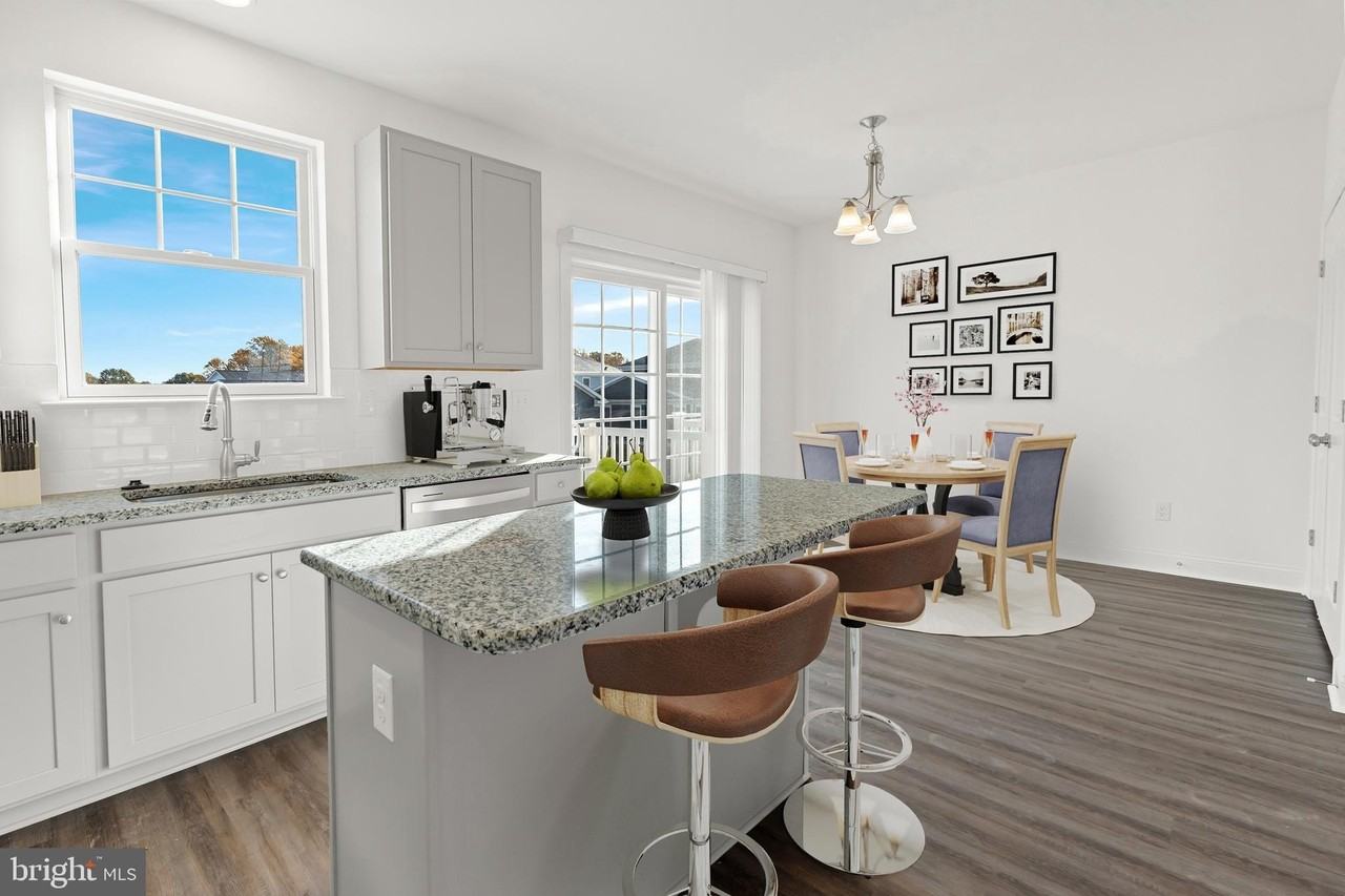 1533 Schwinn St - Photo 4 of 23