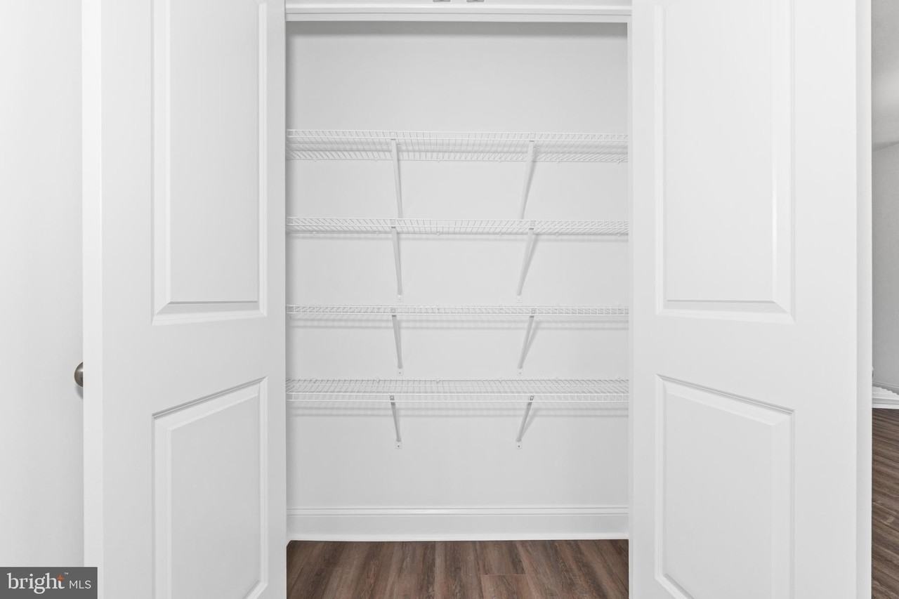 1533 Schwinn St - Photo 5 of 23