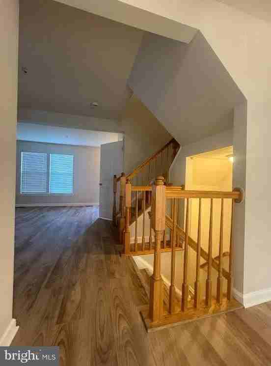 225 Foxmanor Ln - Photo 3 of 19