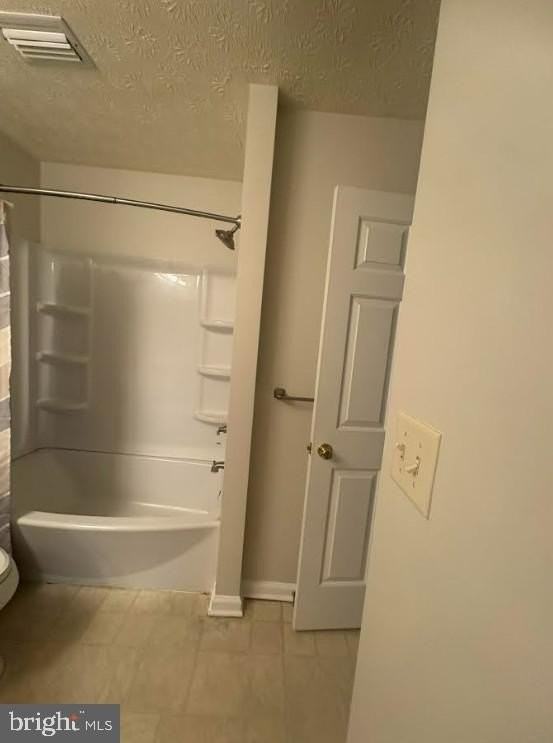 225 Foxmanor Ln - Photo 7 of 19