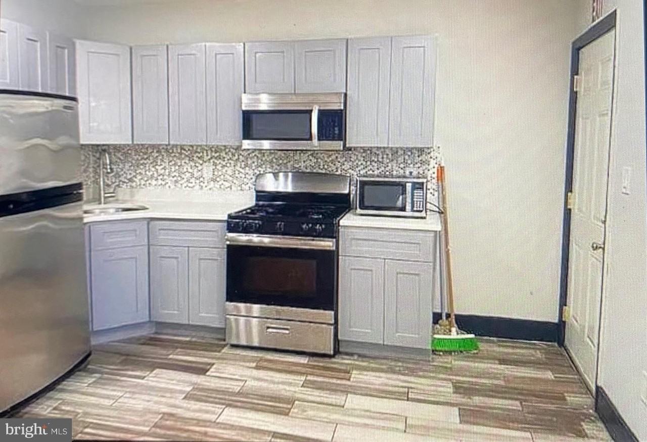 4754 Alhambra Ave - Photo 3 of 10