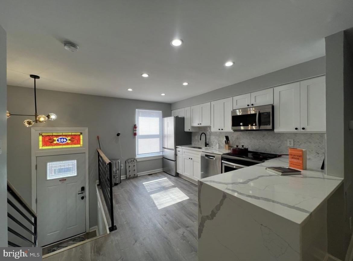 402 N Chapel St - Photo 4 of 18