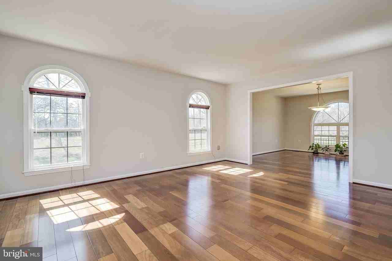 19900 Belle Chase Dr - Photo 3 of 39