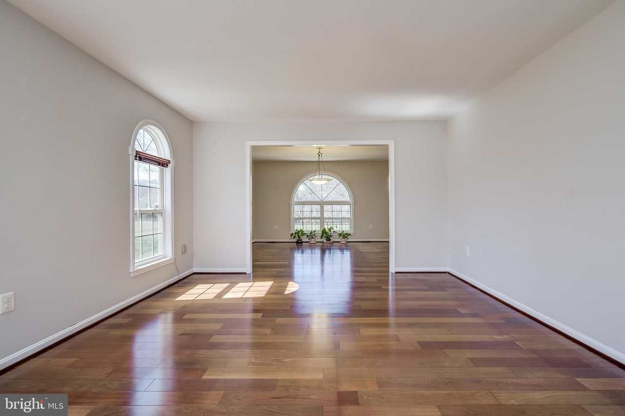 19900 Belle Chase Dr - Photo 4 of 39