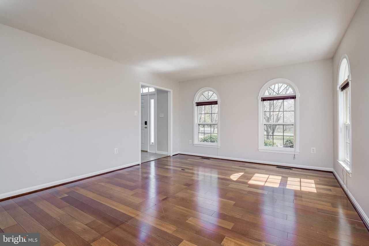 19900 Belle Chase Dr - Photo 5 of 39