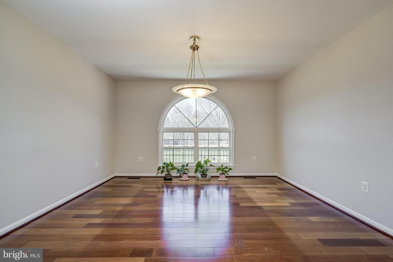 19900 Belle Chase Dr - Photo 6 of 39