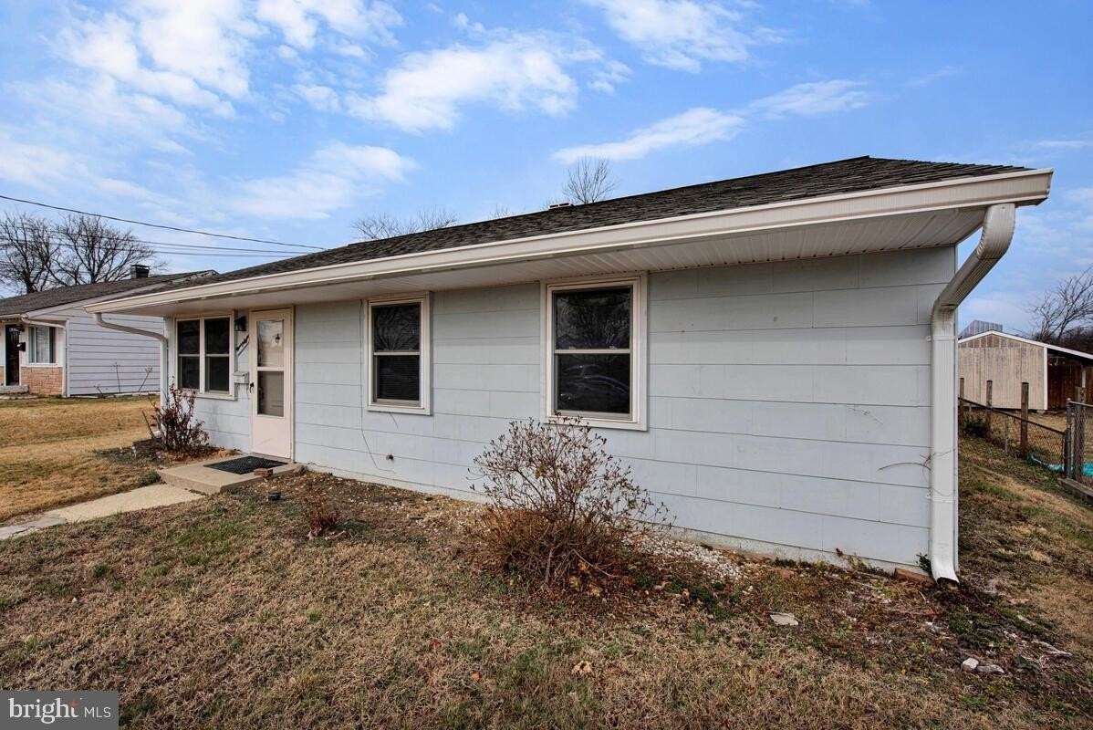 908 Shelby Dr - Photo 3 of 26