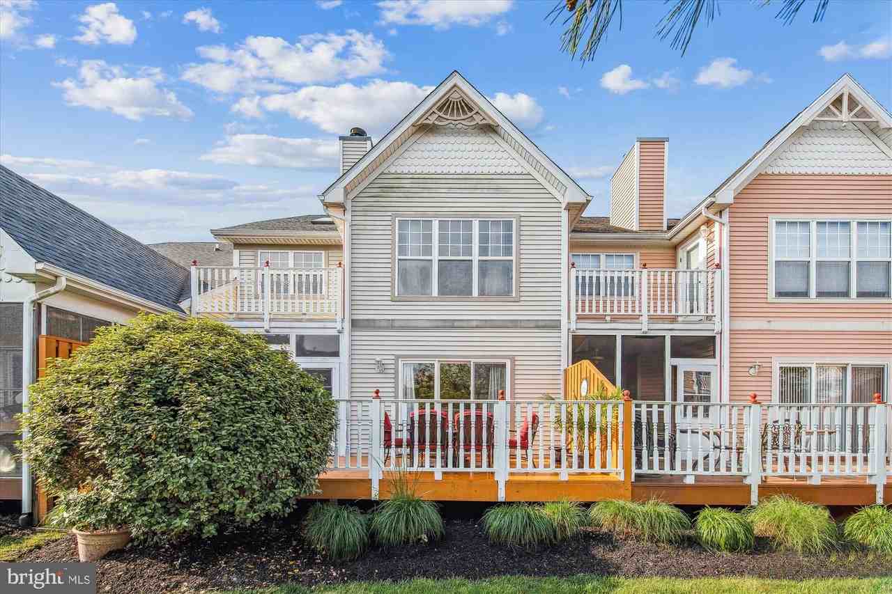 928 Yacht Club Dr - Photo 2 of 42