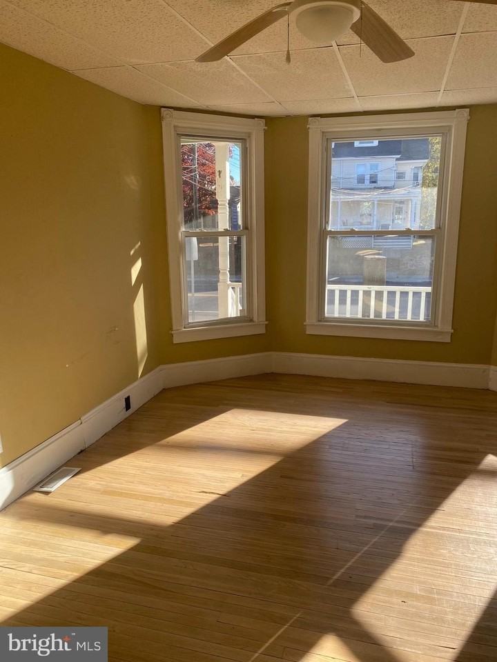 204 W Main St 1st Fl #1stFL - Photo 4 of 14