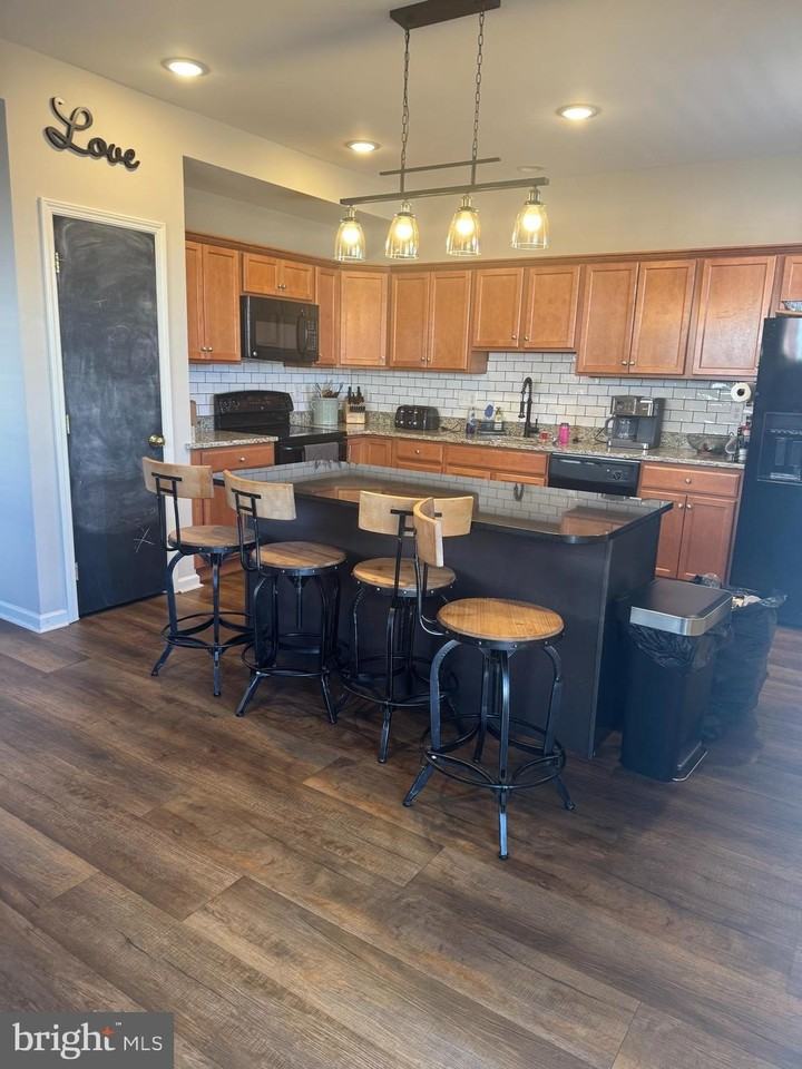 43 S Poplar St - Photo 2 of 16