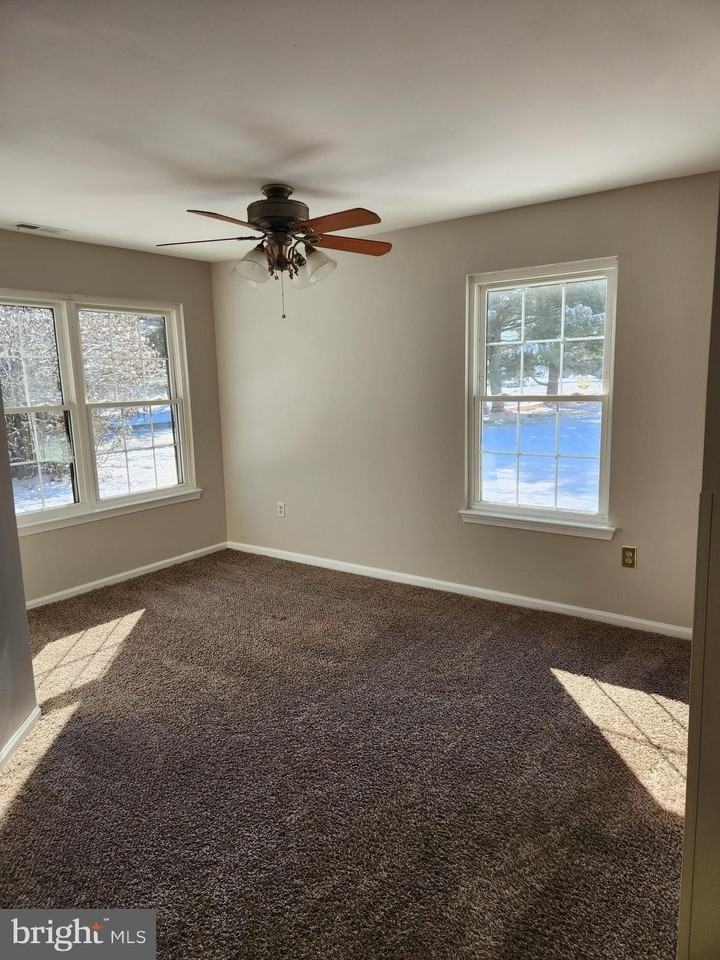 316 Georgia Ct - Photo 6 of 18