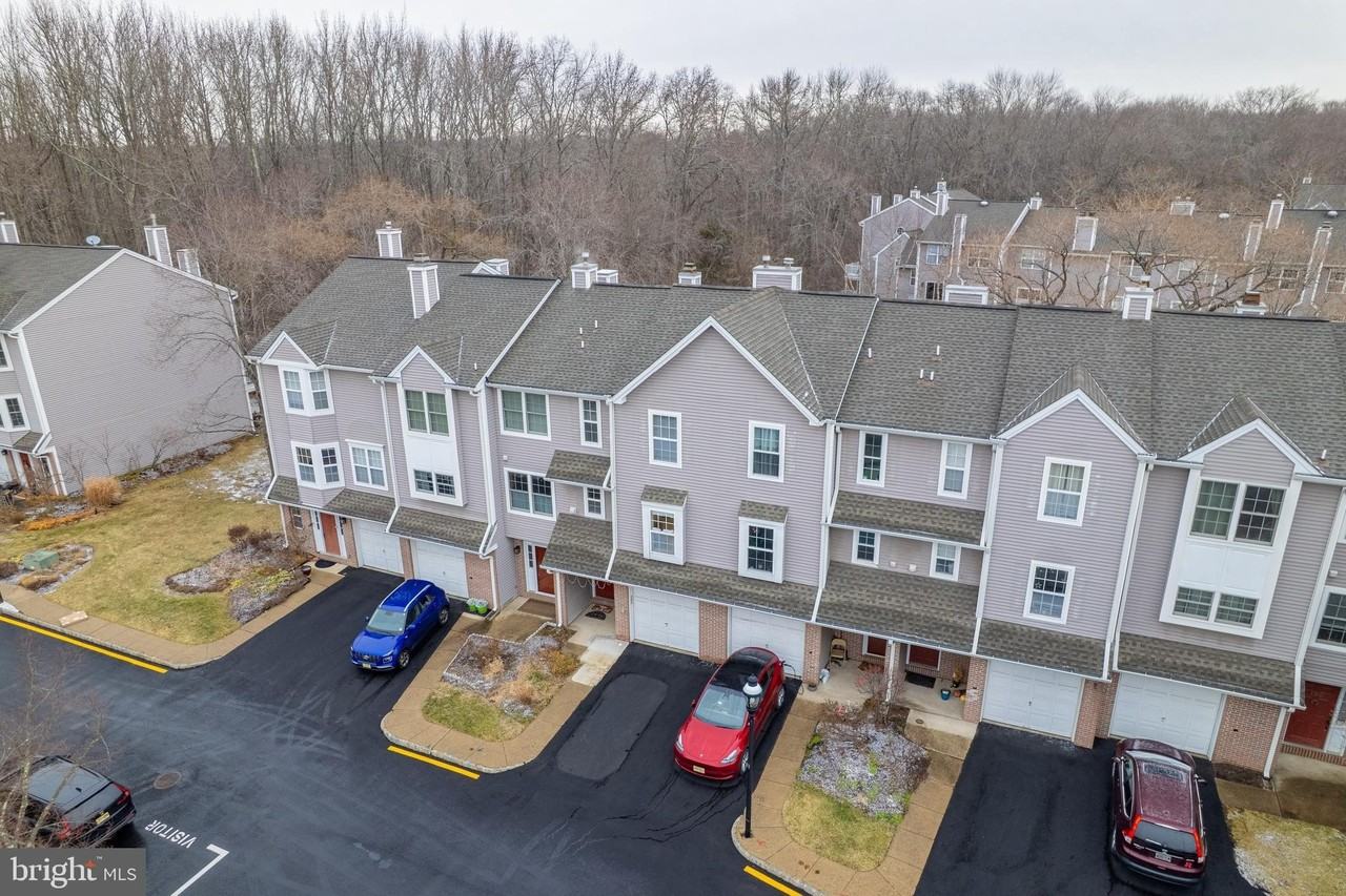 117 N Barrow Pl - Photo 3 of 28