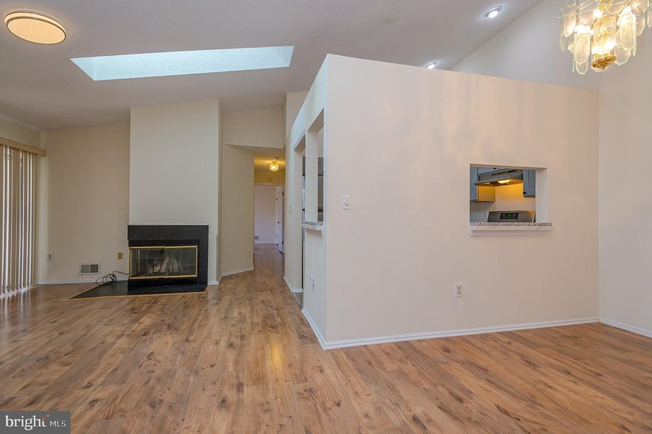 29 Amberly Ct - Photo 5 of 22