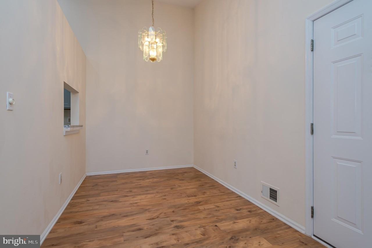 29 Amberly Ct - Photo 6 of 22