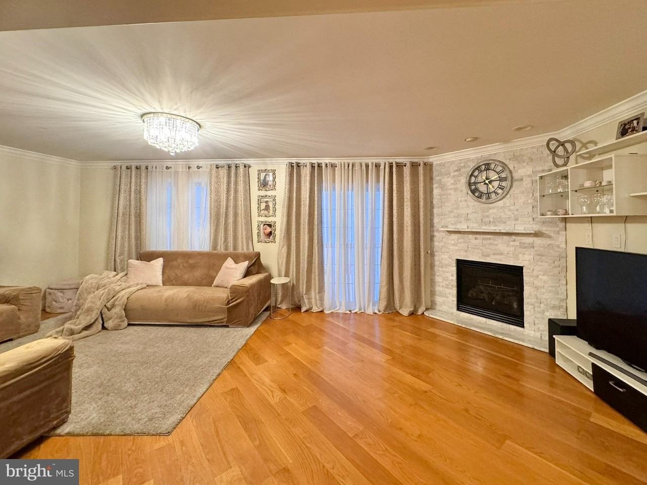 151 Eagle Dr - Photo 4 of 23